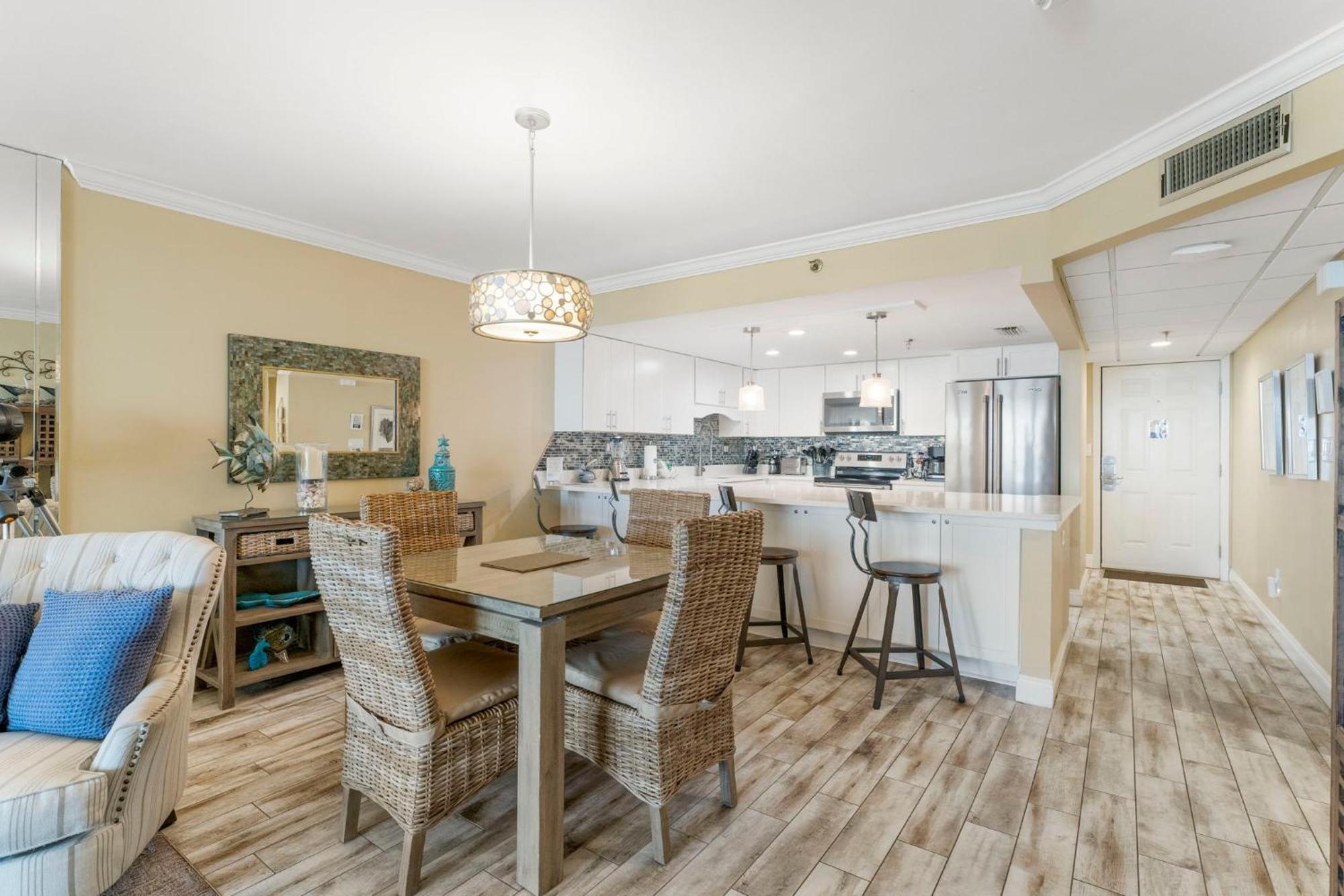 Stunning 2/2 Designer Condo W Coastal Appeal Right On The Gulf! Panama City Beach Bagian luar foto